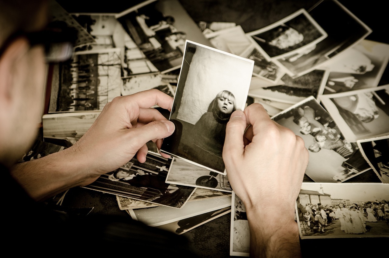 Image of a pile of old images